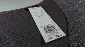 Qual é o uso de etiquetas RFID na indústria de vestuário?