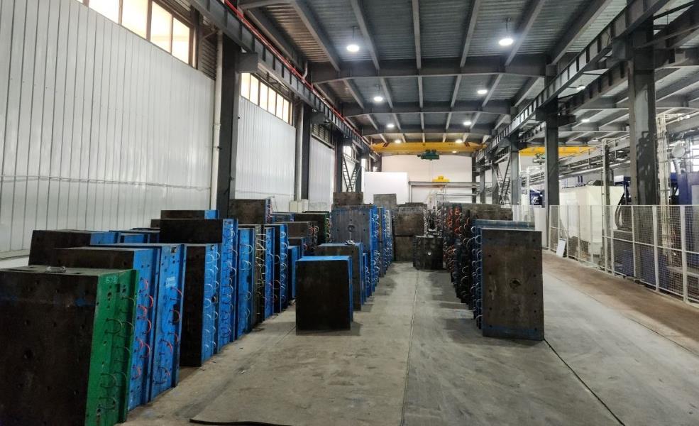 Industrial moulds with RFID