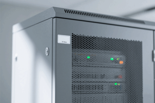 Application of flexible anti-metal tags