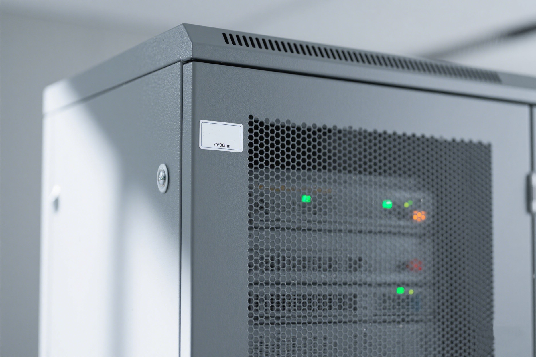 Application of flexible anti-metal tags