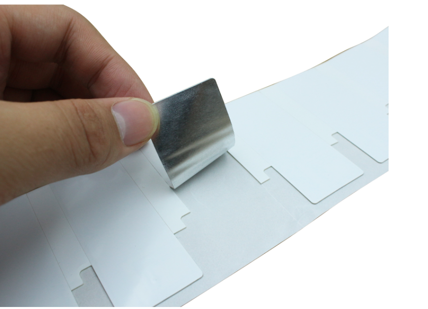 Flexible anti-metal label