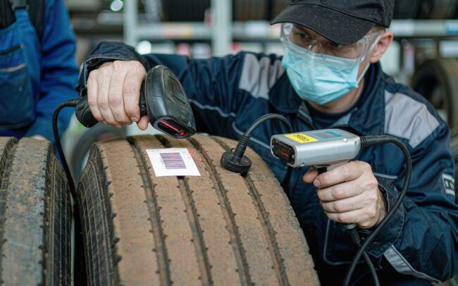 RFID vs Barcode for Tire Tracking